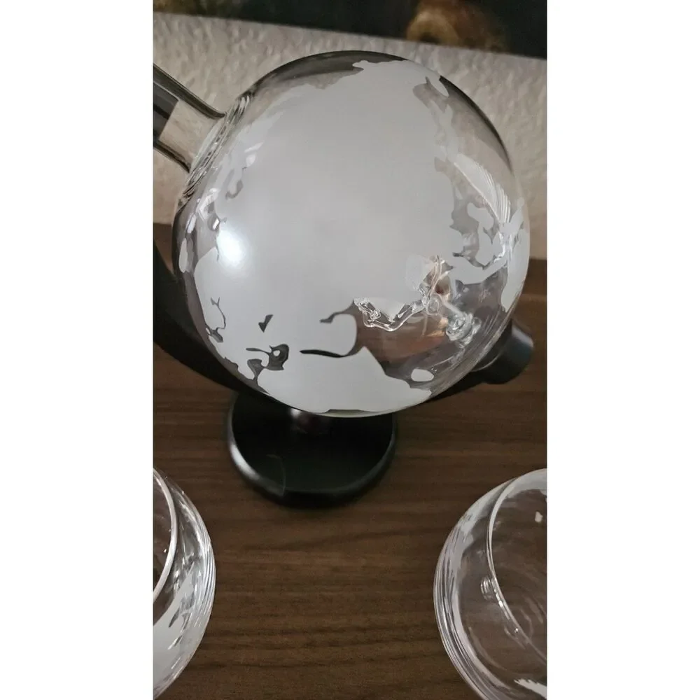 Hammer & Axe etched continents